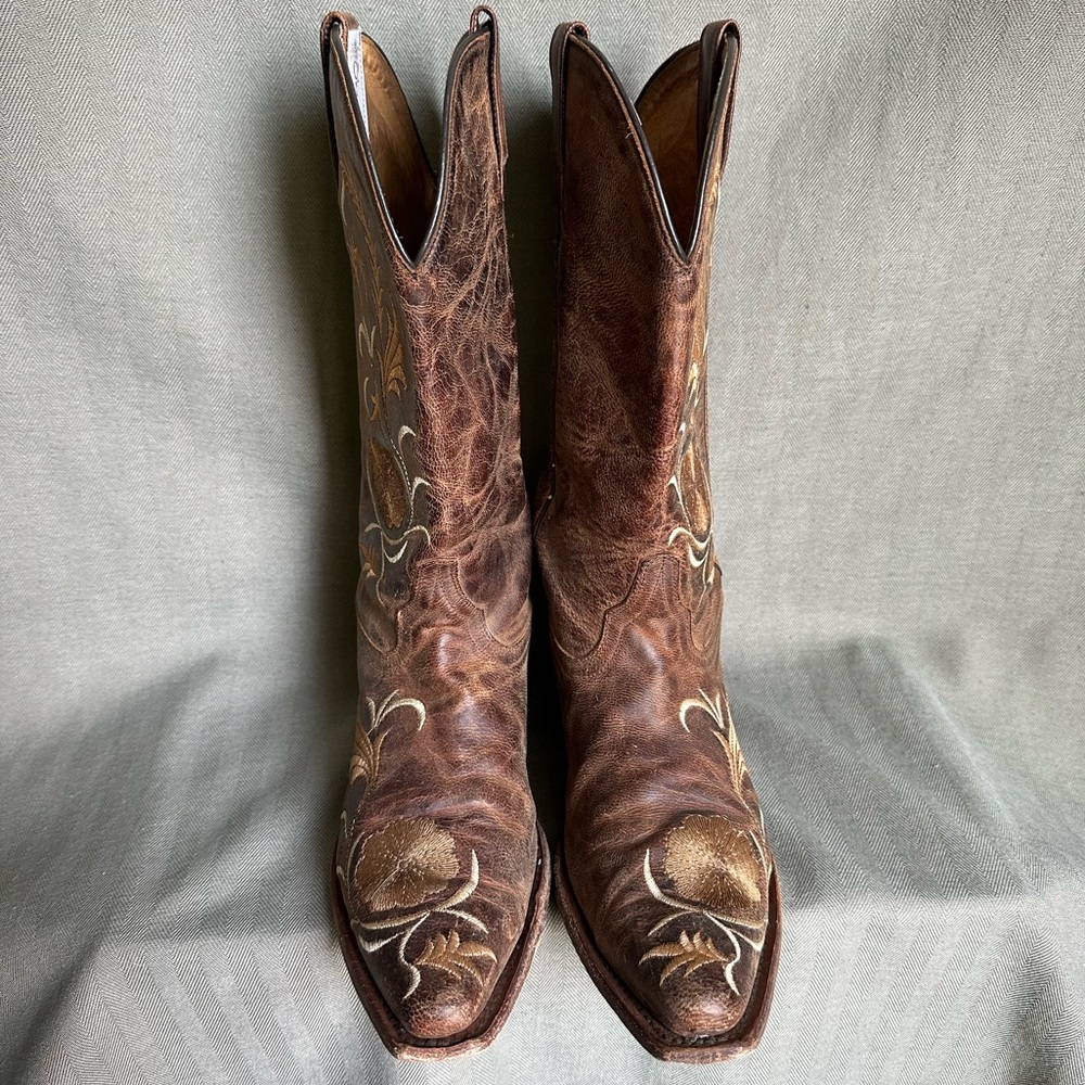 Shyanne Western Cowboy Boots with Flower Embroidery